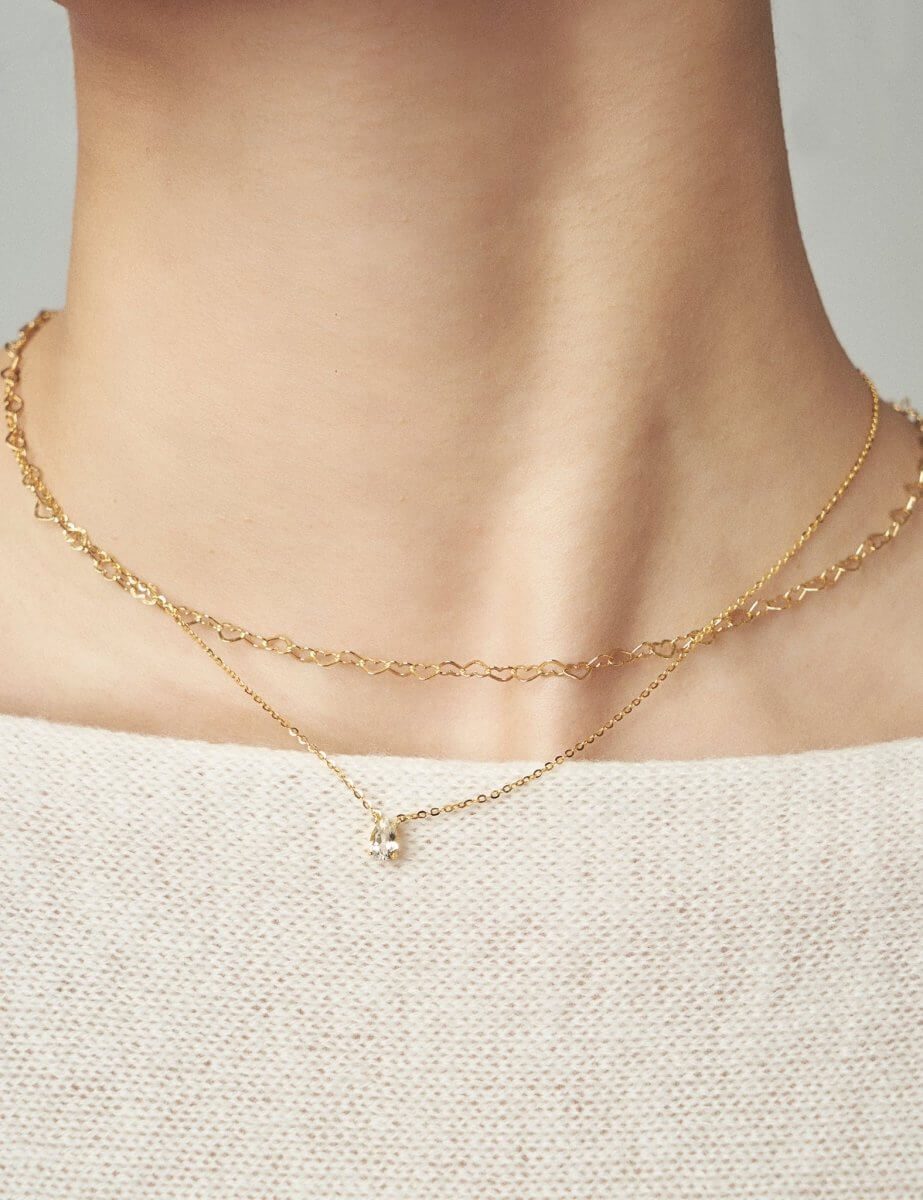 Model wearing BEAMMORE white topaz beaded necklace – Elegant birthstone jewelry gift for women