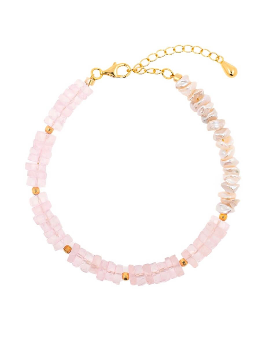 Close-up of rose quartz beads and metal beads in bracelet – BEAMMORE craftsmanship