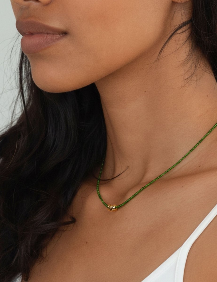 Model wearing BEAMMORE diopside beaded necklace – Elegant birthstone jewelry gift for women