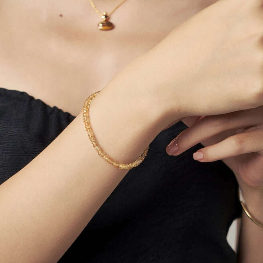 Model wearing BEAMMORE citrine beaded bracelet – Elegant birthstone jewelry gift for women