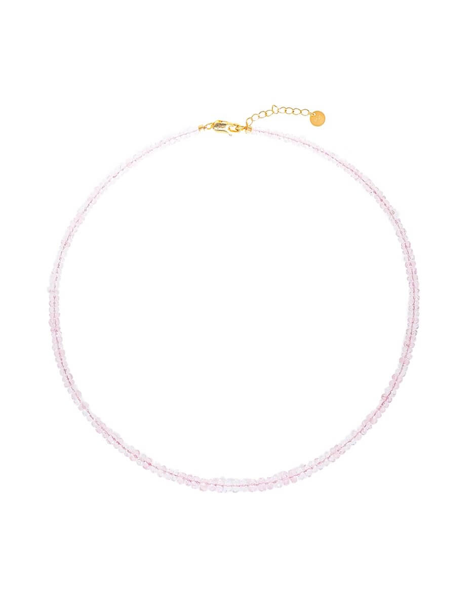 Model wearing BEAMMORE morganite beaded necklace – Elegant birthstone jewelry gift for women