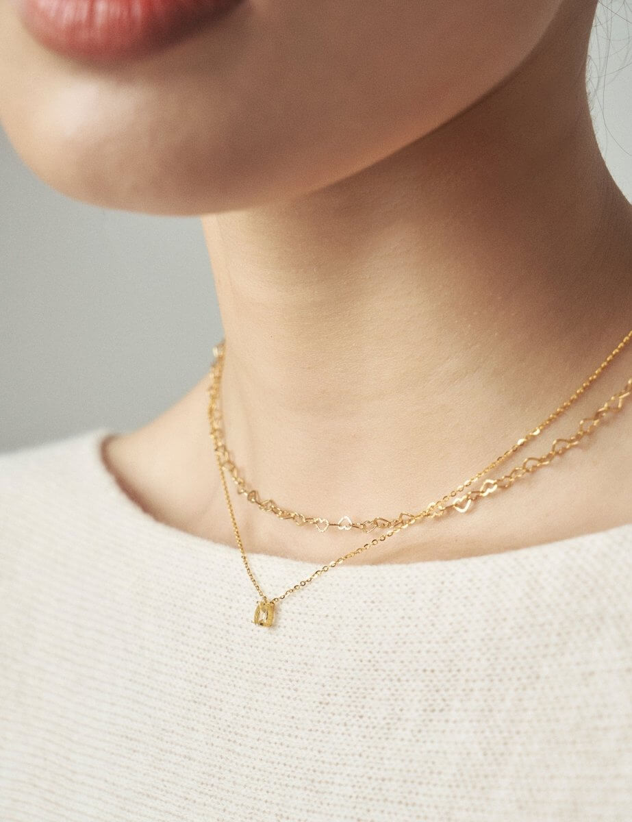 Model wearing BEAMMORE citrine beaded necklace – Elegant birthstone jewelry gift for women