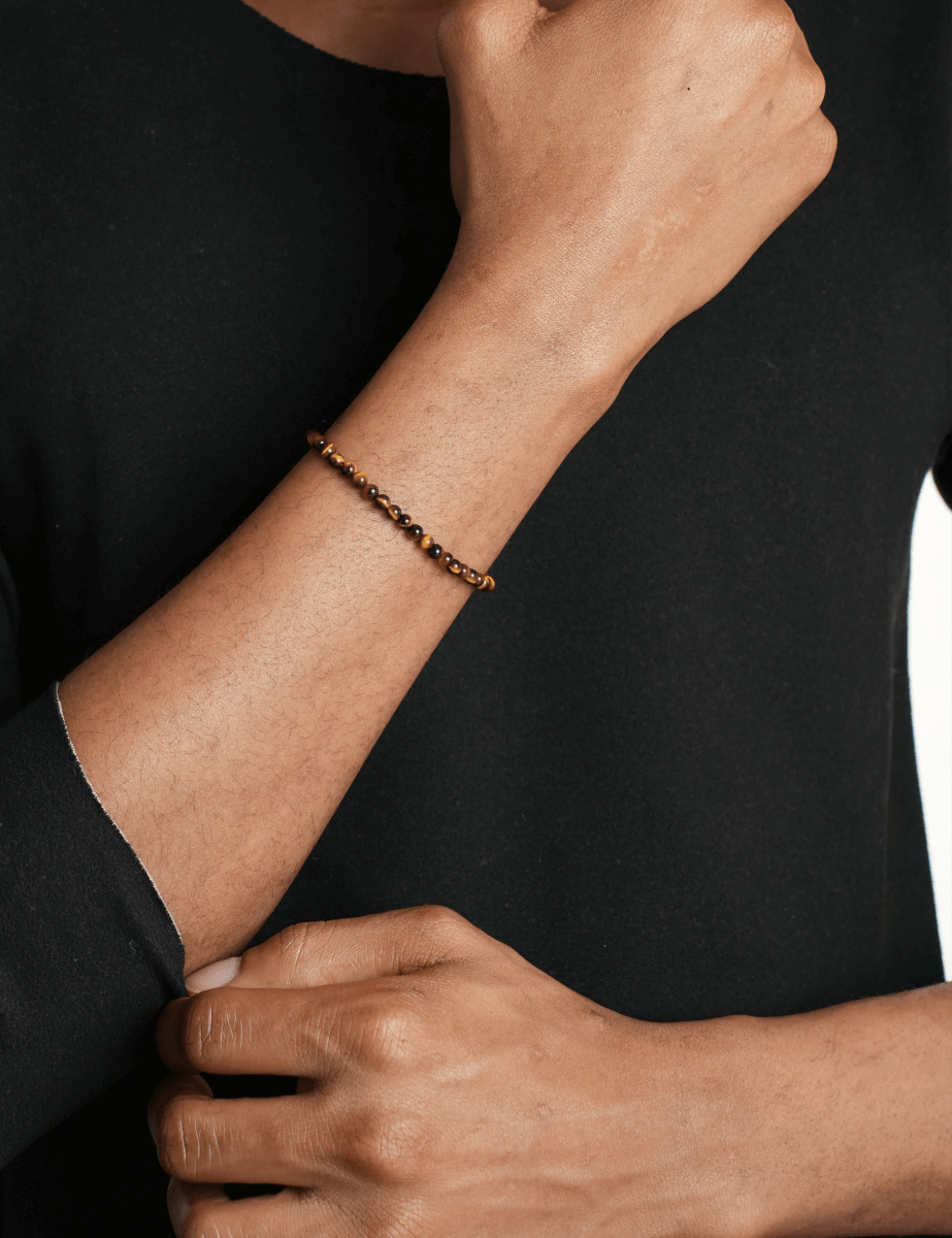 Model wearing BEAMMORE tiger’s eye beaded bracelet – Elegant birthstone jewelry gift for men